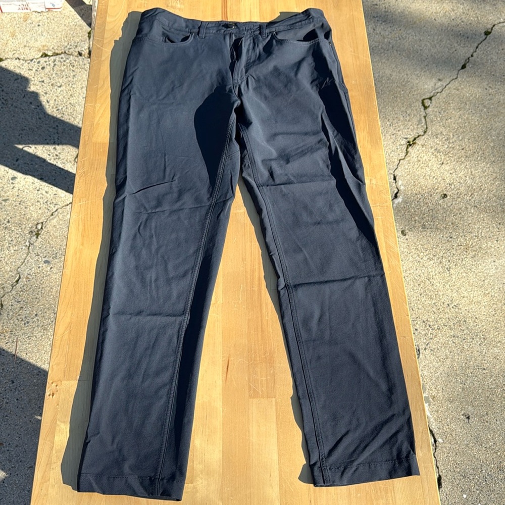 NWOT - Oliver’s Passage Pants (33x30)